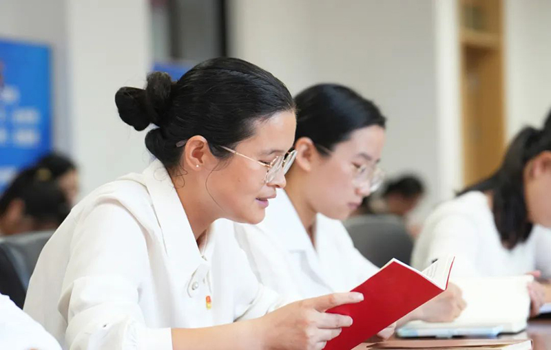 新華高級中學(xué)全體黨員大會